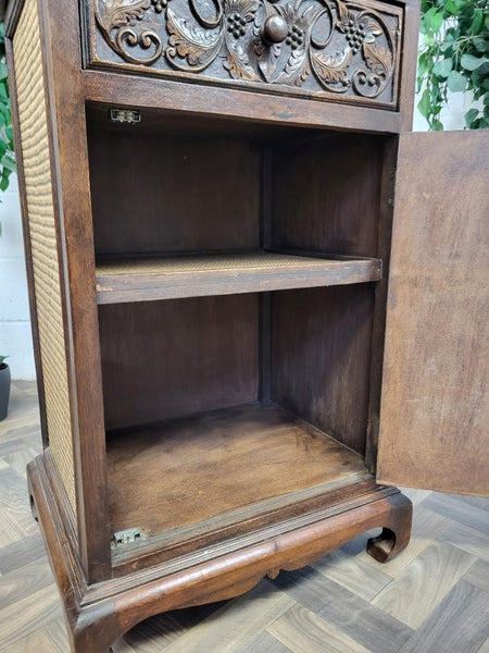 Beautiful Antique Vintage Oak And Rattan Pot Cupboard Cabinet Arts & Crafts
