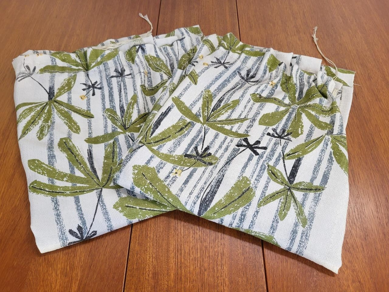 Beautiful Vintage 70's Mid-Century Curtains Green Floral Fibreglass Knit Drop