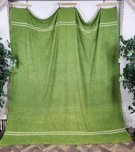Vintage Mid-Century Green Candlewick Bedspread Double Retro