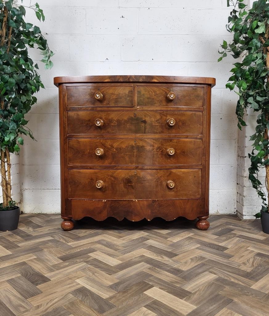 Beautiful Antique Victorian Large Mahogany & Walnut Chest Of Drawers Bow Fronted