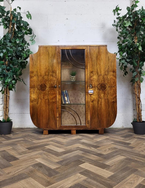 Stunning Vintage 30's Art Deco Walnut & Glass Cocktail Cabinet Drinks Bar Retro