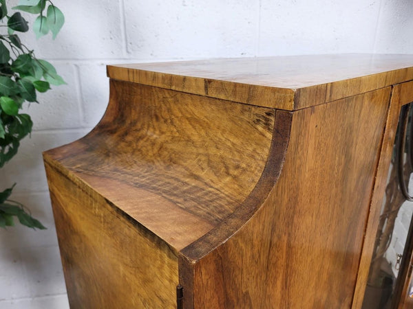Stunning Vintage 30's Art Deco Walnut & Glass Cocktail Cabinet Drinks Bar Retro