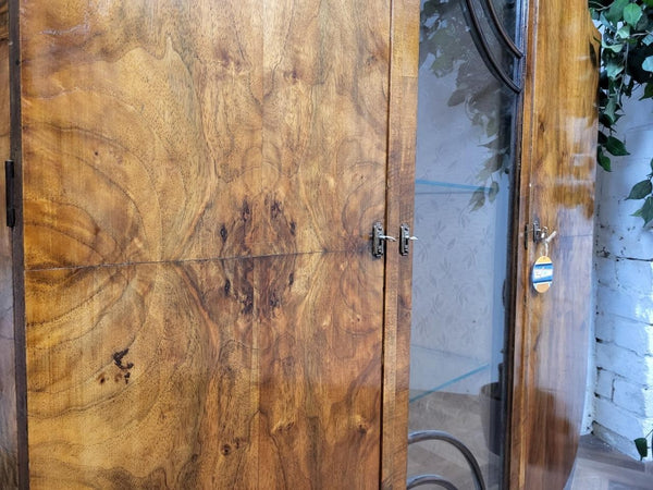 Stunning Vintage 30's Art Deco Walnut & Glass Cocktail Cabinet Drinks Bar Retro