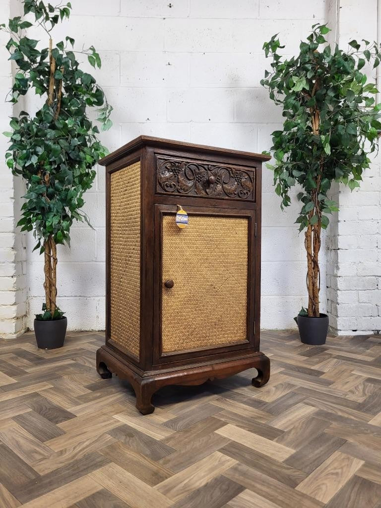 Beautiful Antique Vintage Oak And Rattan Pot Cupboard Cabinet Arts & Crafts