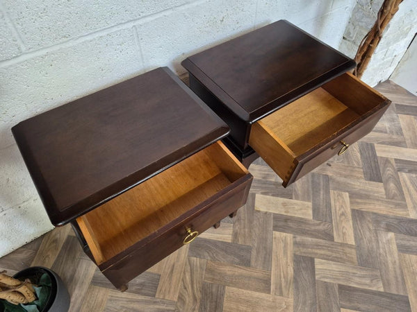 Pair Of Vintage Stag Minstrel Mahogany Bedside Tables Cabinets
