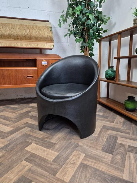 Vintage Mid-Century Evans GoGo Black Vinyl Tub Chair By Roger Bennett